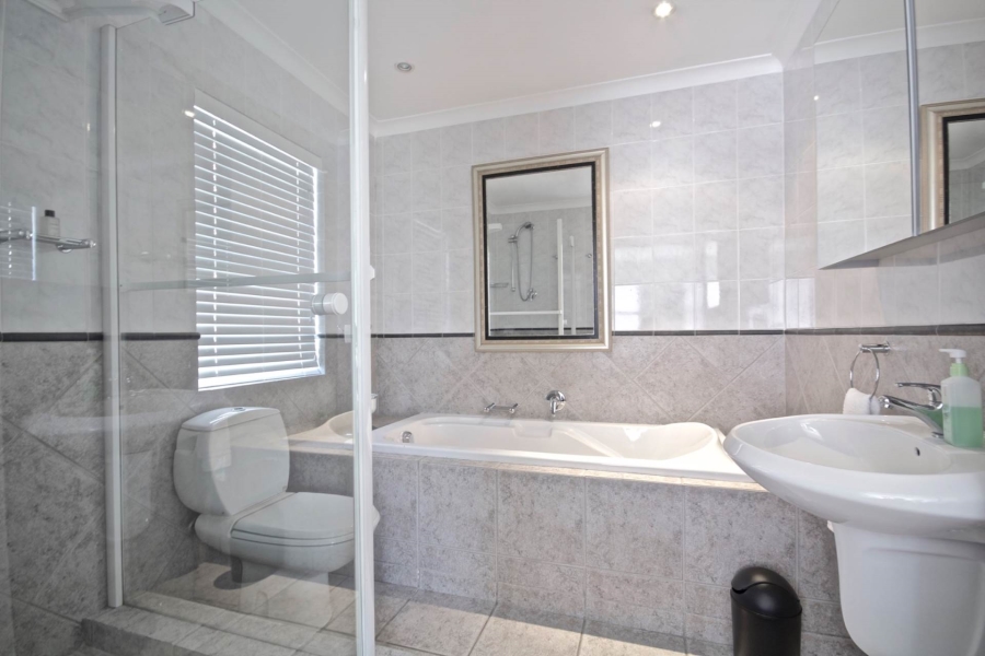 5 Bedroom Property for Sale in Sunset Beach Western Cape
